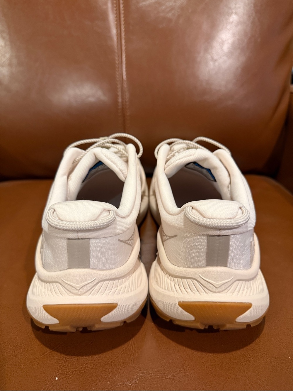 Women’s Hoka Transport Cream/White Gum Sole (Like New) - Picture 4 of 7